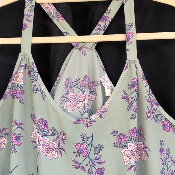 Tank - Picture 3 of 5